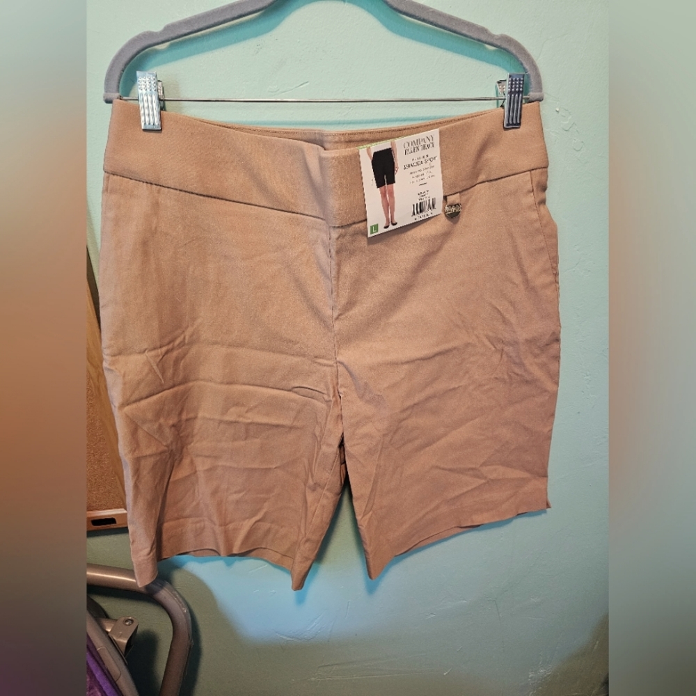Company Ellen Tracy Pull on Bermuda Shorts Large stretchy